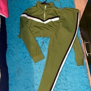 Crop jacket and pants suit